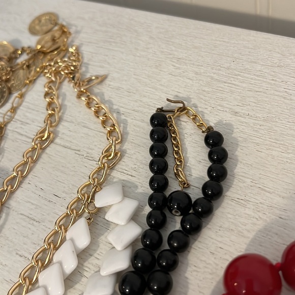 Huge lot vintage costume jewelry trifari Monet unmarked western Germany - Picture 7 of 7